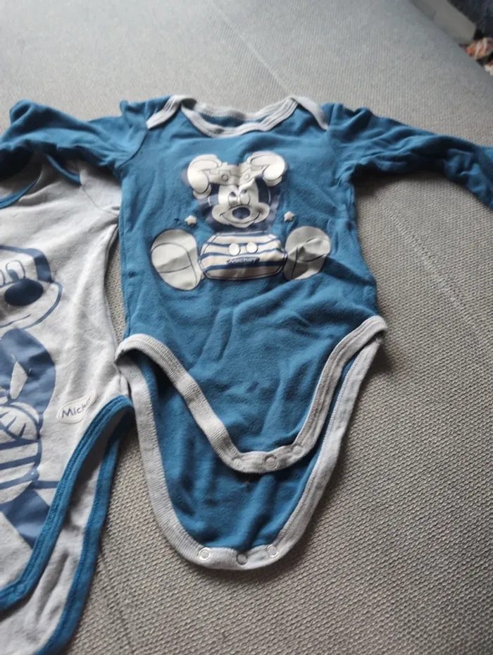 Lot 2 bodies 12 mois mickey - photo numéro 3
