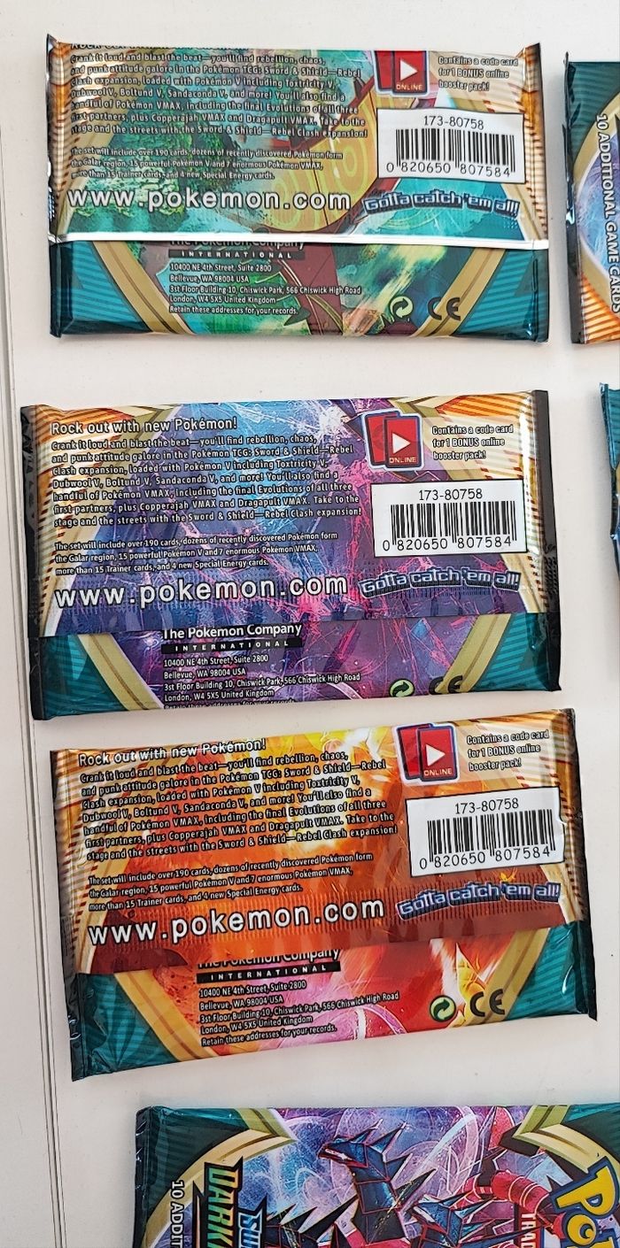 Lot de 15 boosters neufs jamais ouverts Pokemon Darkness Ablaze  non officiel  version anglaise - photo numéro 3