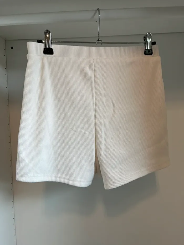 Ensemble top + short blanc côtelé SHEIN Taille M - photo numéro 4