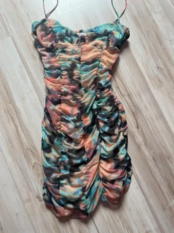robe courte drapée tulle bershka taille L