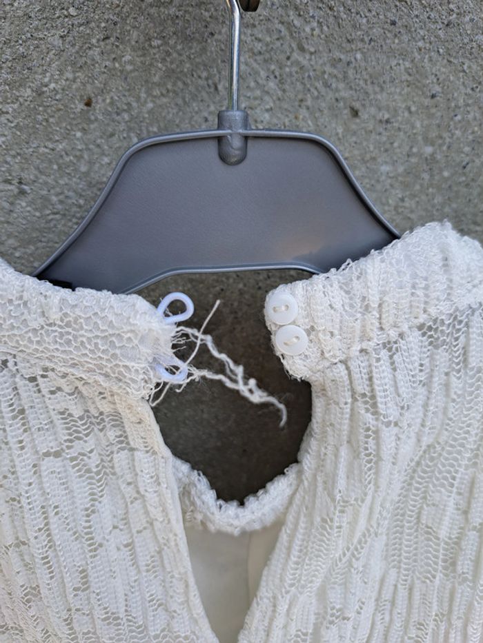 Haut blanc en dentelle - photo numéro 6