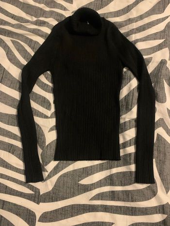 2 pull Cole rouler marque naf naf taille xs couleur noir