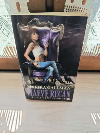 livre Maeve Regan Tome 3 - La Dent Longue - Gallman Marika en tres bon etat