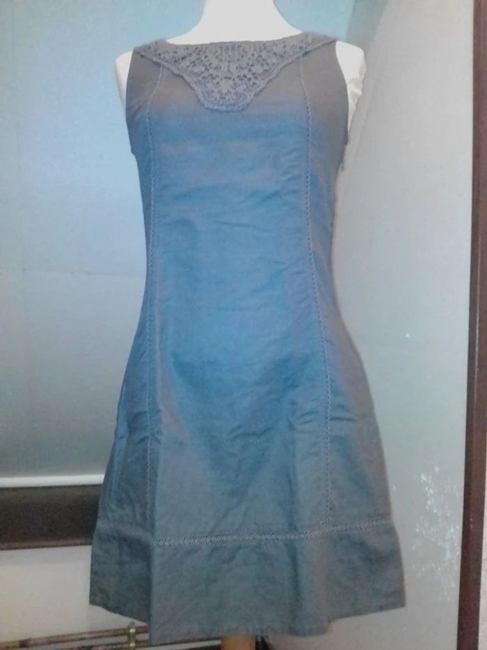 Robe grise plastron dentelle Cache Cache T36