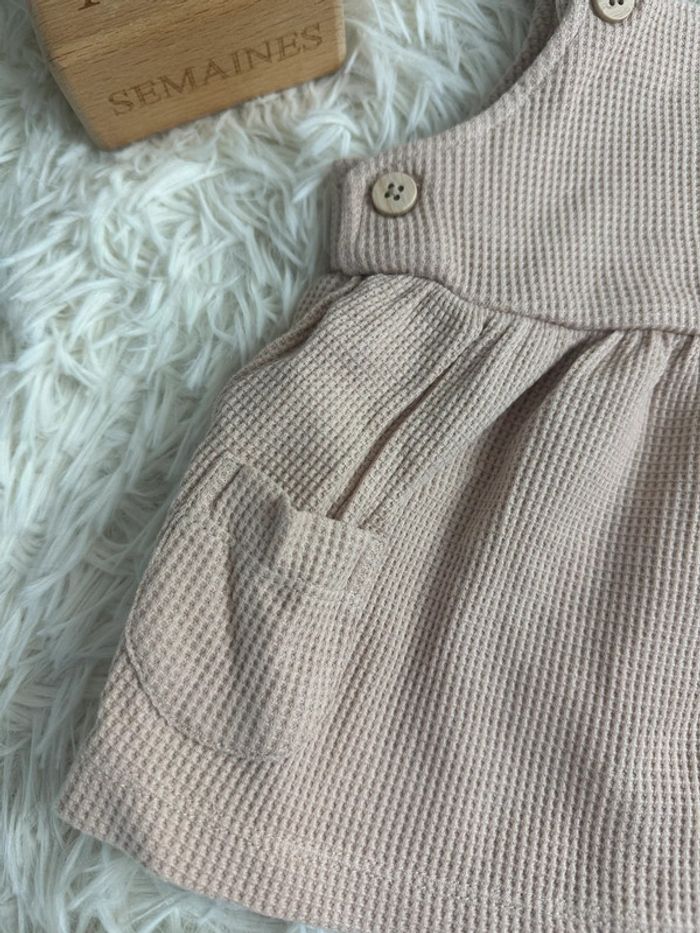 Robe nid d’abeille C&A taille 2-3 mois - photo numéro 3