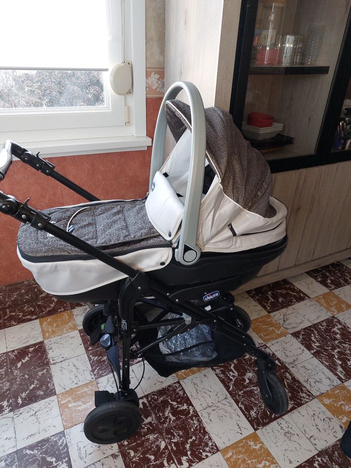 Poussette Chicco trio living - photo numéro 2