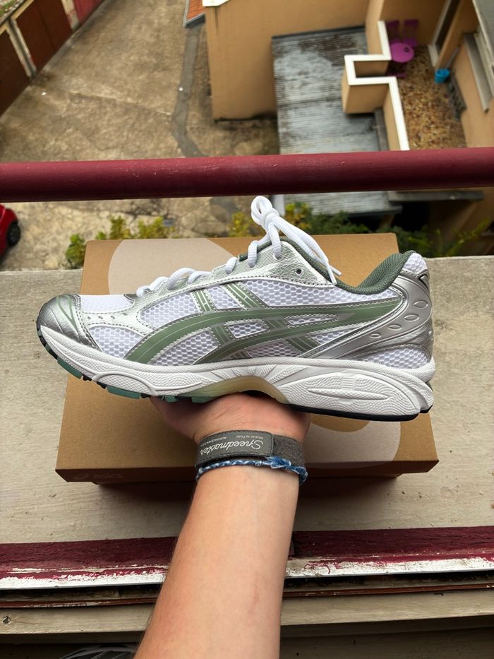 ASICS Gel Kayano 14 White/Slate Grey - Taille 44 - Neuves - photo numéro 2