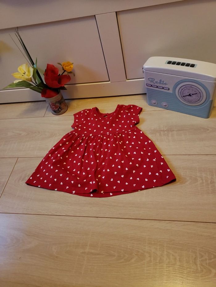 Robe 🎀 Primark 3-6 mois 2€ - photo numéro 2