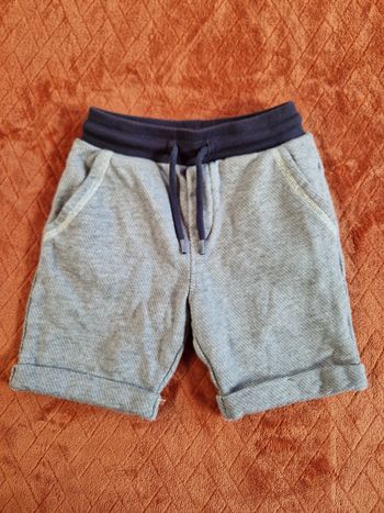 Short élastique gris 