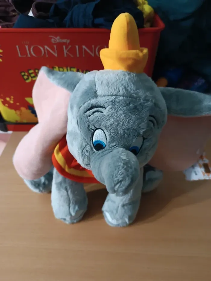 Peluche Dumbo neuve - photo numéro 2