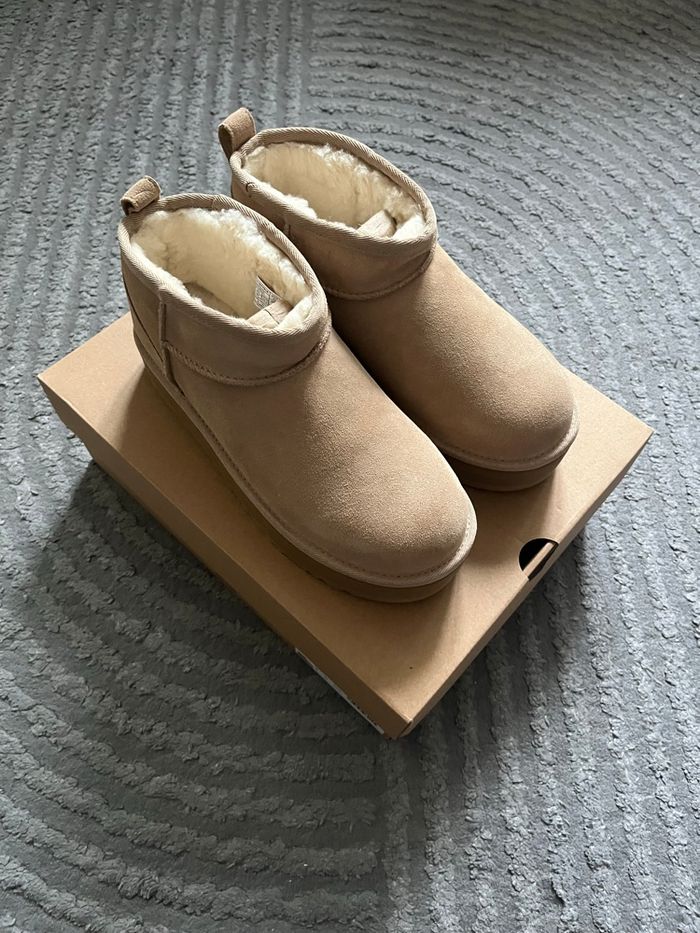 UGG Classic Ultra Mini Platform Taille 37 - photo numéro 2