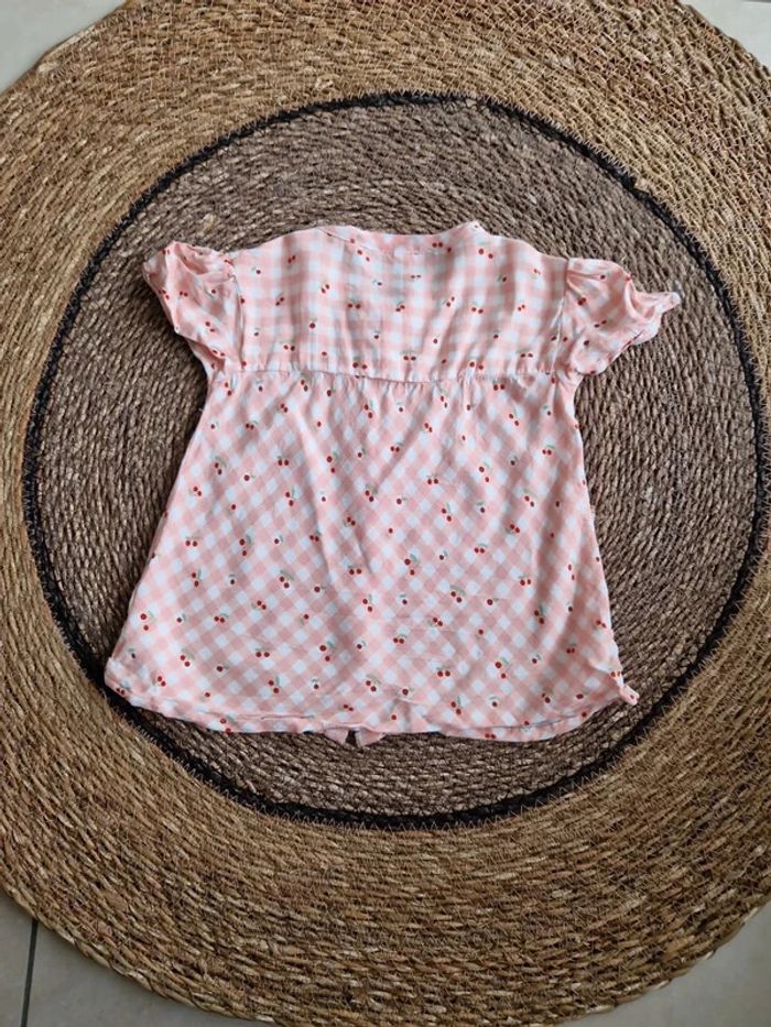 Jolie chemise manches courtes motifs cerises taille 18 mois - photo numéro 2