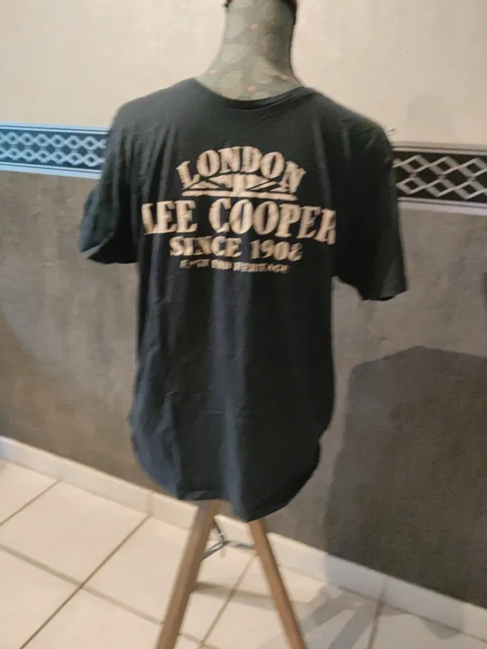 Tee shirt lee Cooper taille L dans étiquette de taille - photo numéro 2