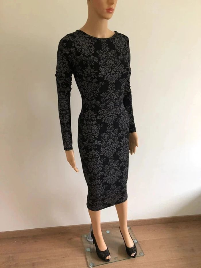 Robe noire et argentée mi longue Boohoo taille 36 jamais portée - photo numéro 4