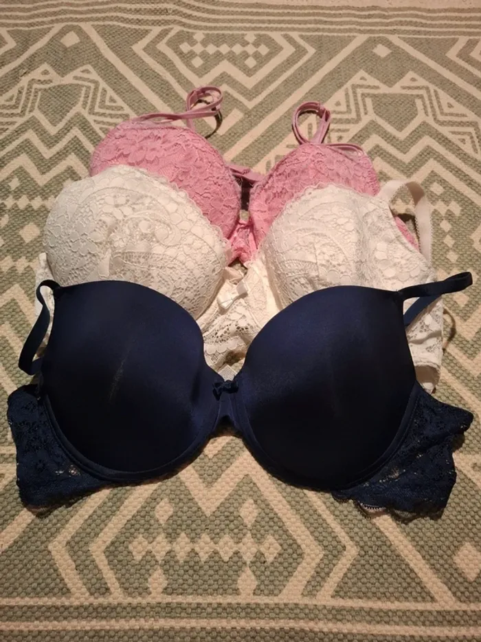 Lot 3 soutien-gorge 100c