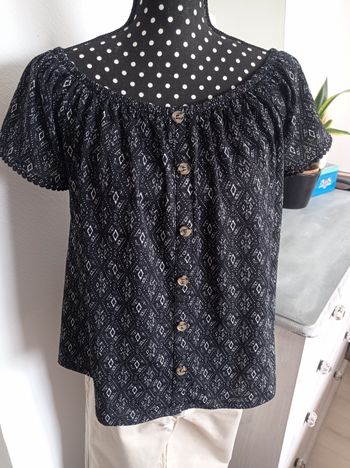 Haut épaules dénudées. La Halle 38