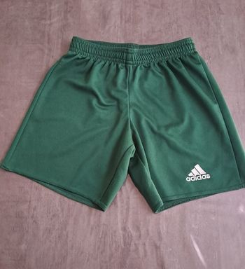 Short foot Adidas