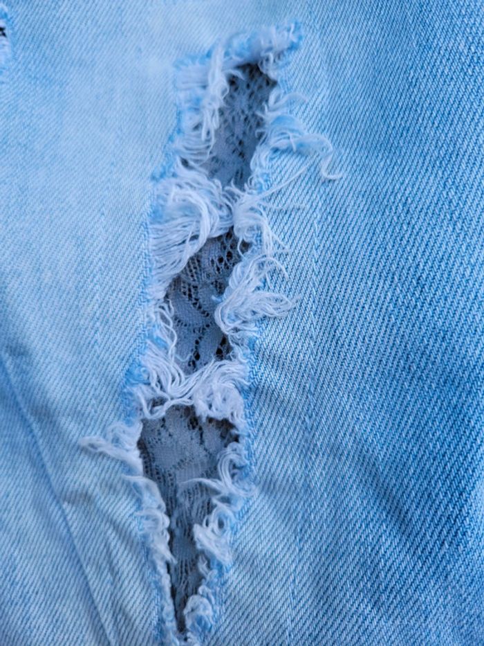 Superbe jeans 👖 Please effet délavé, troué avec dentelle taille Medium (38/40) - photo numéro 6