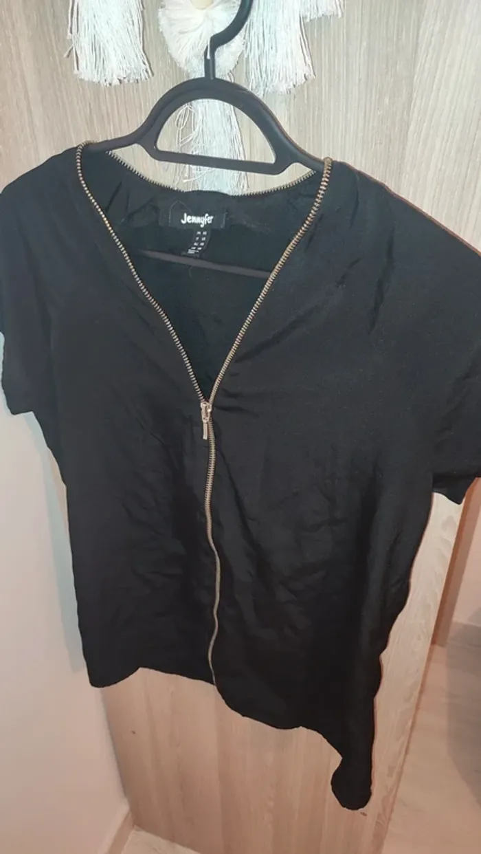 Blouse/Tshirt noir fermeture éclair