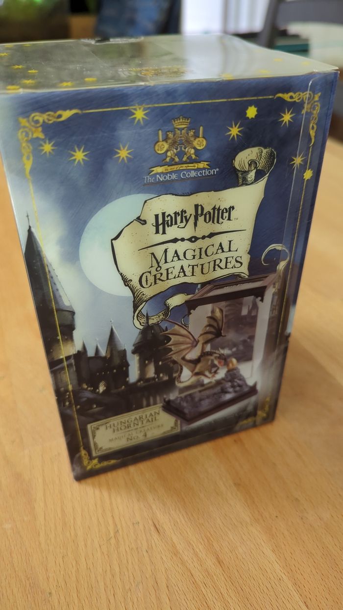 Figurine Harry Potter dragon magyar à pointe Magical Creature n°4 The Noble Collection buck Warner Bros - photo numéro 2