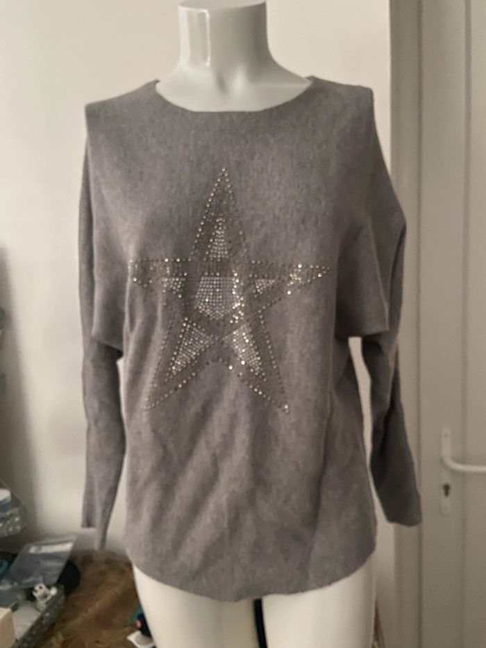 Pull gris , version féminin