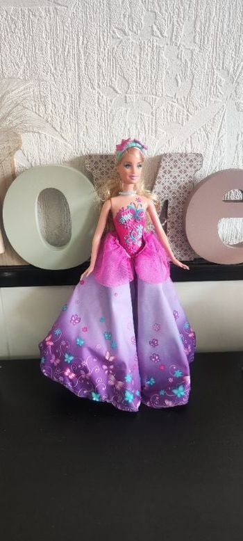 Superbe barbie mariposa neuve fée papillon collection