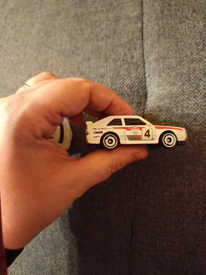 Lot de 2 Petites voitures hot Wheel - photo numéro 2