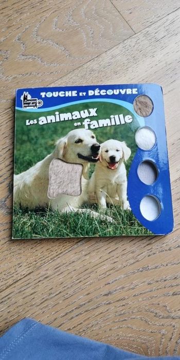 Livre touche et découvre les animaux en famille