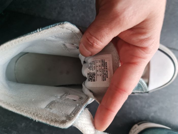 Converse bleu ciel pailleté pointure 34 - photo numéro 4