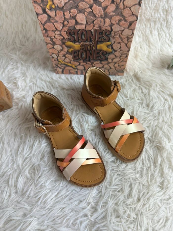 Paire de sandales Stones and Bones taille 26 - photo numéro 3