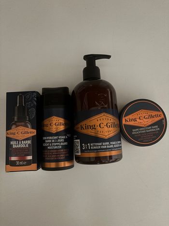 Produit/ soins barbe King Gillette neuf lot 