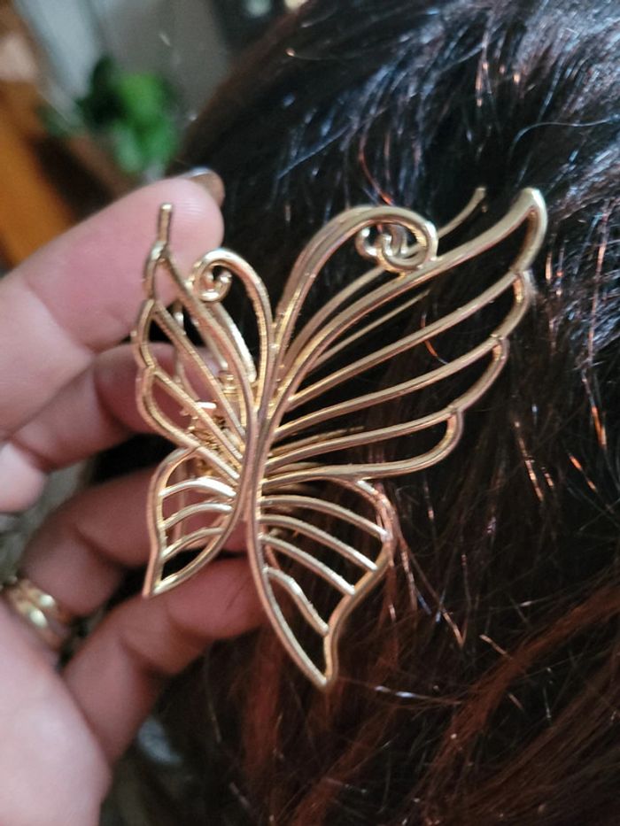 Pince dorée papillon 🦋