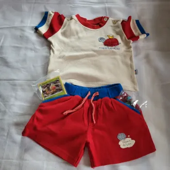 Ensemble Tee-shirt/Short 6 mois + Cartes Pokémon + Billes