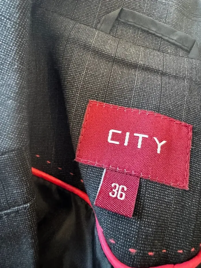 Blazer noir City, taille 36, très bon état - photo numéro 3