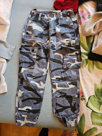 Pantalon cargo bershka