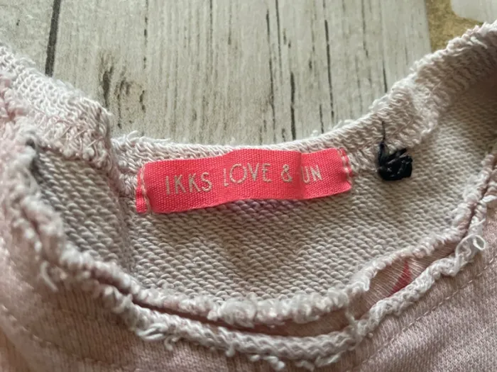 Très joli pull hiver fille 4 ans - photo numéro 3