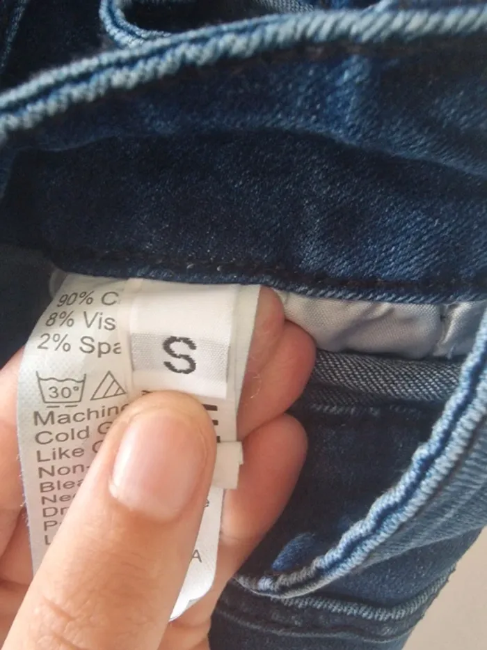 Jeans à trous - photo numéro 4