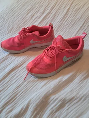 Nike air max thea rose fluo avec logo pailleté argenté P37 bon etat
