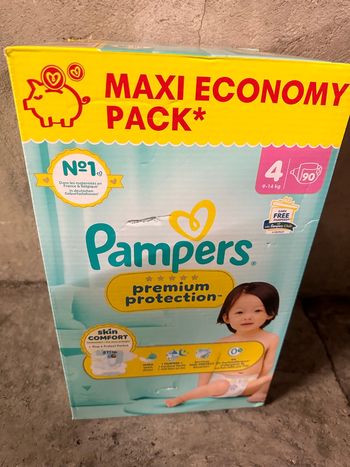 Couches pampers premium protection taille 4