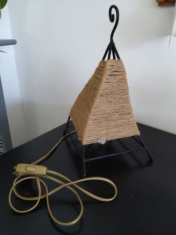 Lampe à poser fer et cordelette