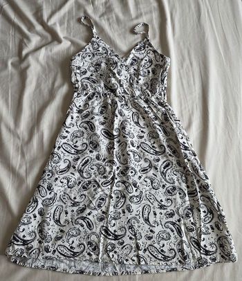 C&A Robe Courte Viscose Blanc et Noir Motif Cachemire 36