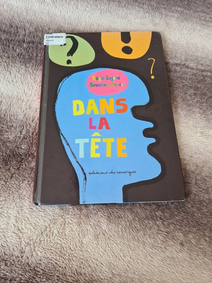 Livre "Dans la tête"