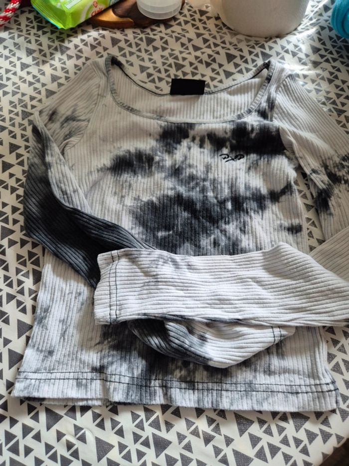 Tee shirt