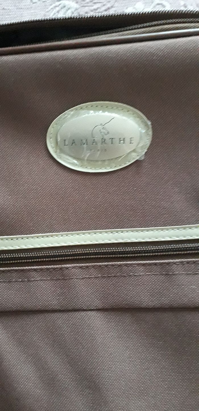 Valise à roulettes - photo numéro 2