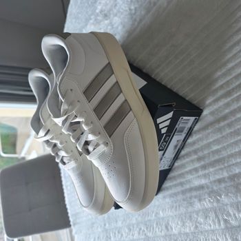 Paire de basket Adidas Breaknet 3.0