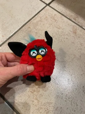 Petite peluche Furby rouge McDonald's