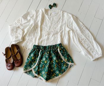 Ensemble short et noeud créatrice liberty betsy 8 ans