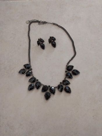 Parure collier et boucle d'oreille noir