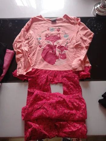 Pyjama avec pantalon pour petite fille avec motif