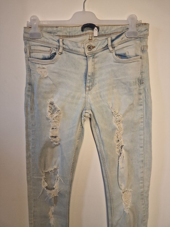 Jeans à trous - photo numéro 3